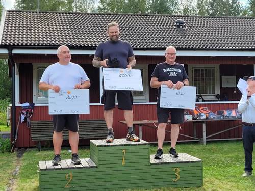 En bild som visar person, utomhus, klädsel, fotbeklädnader

AI-genererat innehåll kan vara felaktigt.