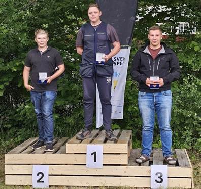 En bild som visar klädsel, person, utomhus, jeans

AI-genererat innehåll kan vara felaktigt.